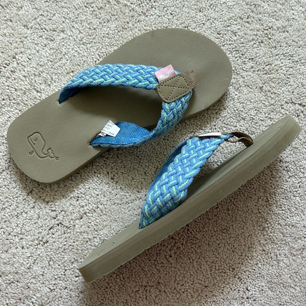 Vineyard Vines | blue green tan girl flip flops | 3